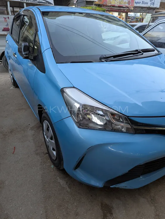 Toyota Vitz 2015 for Sale in Karachi Image-1