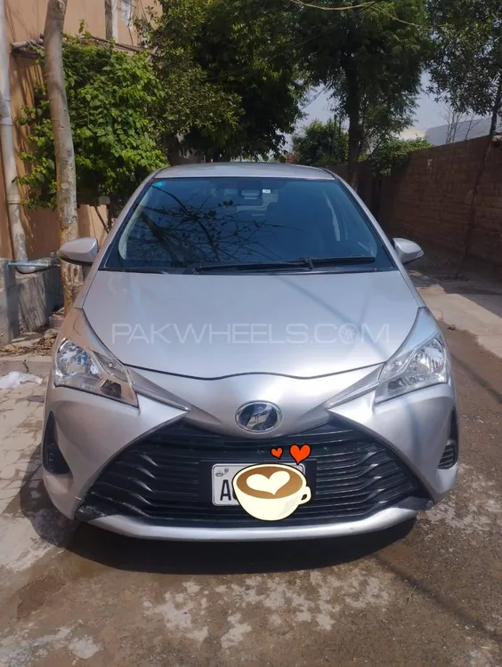 Toyota Vitz 2017 for Sale in Chiniot Image-1