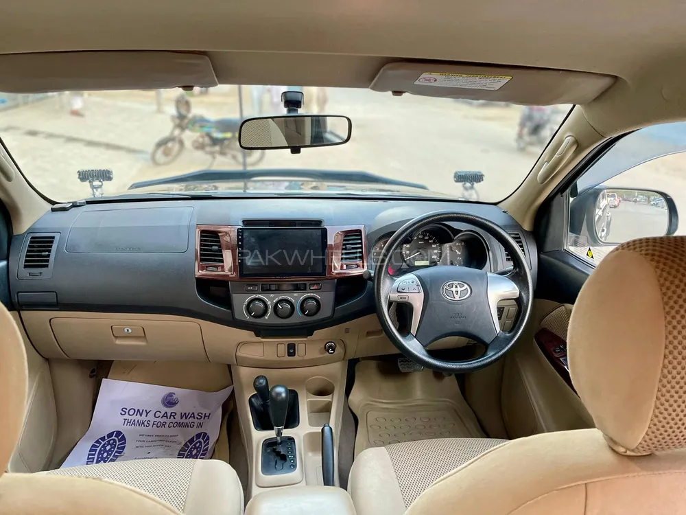 Toyota Hilux 2014 for Sale in Karachi Image-1