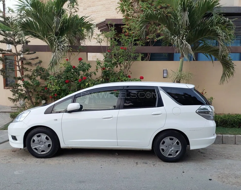 Honda Fit 2012 for Sale in Karachi Image-1
