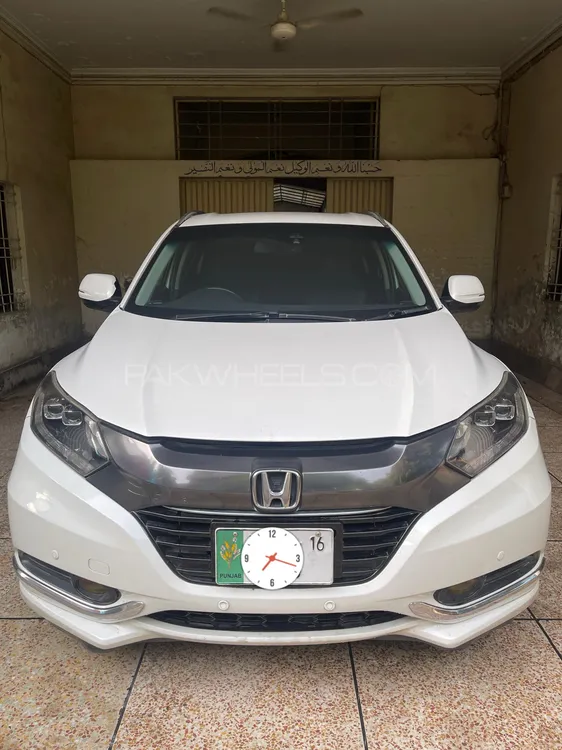 Honda Vezel 2015 for Sale in Lahore Image-1