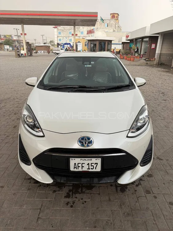 Toyota Aqua 2018 for Sale in Islamabad Image-1