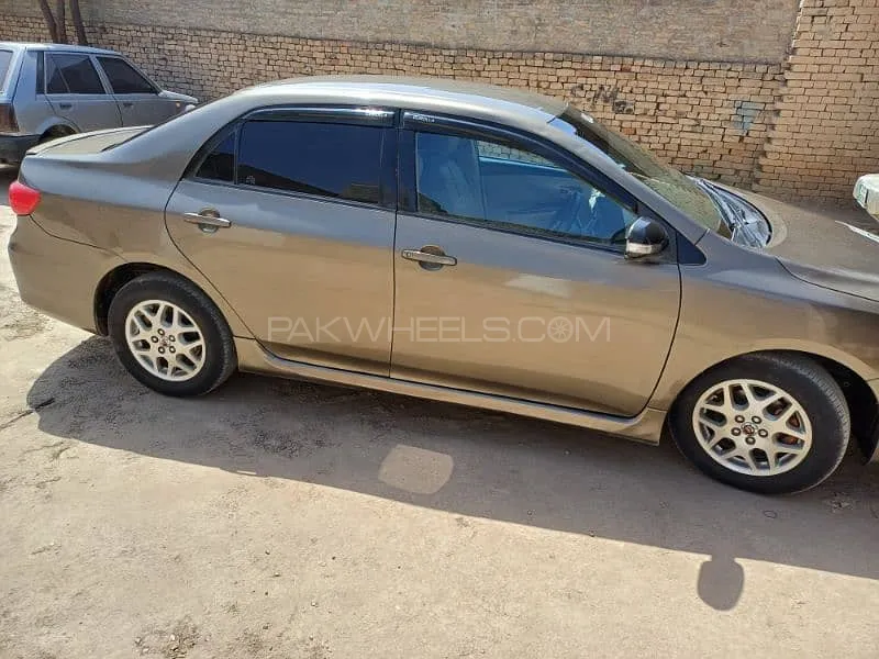 Toyota Corolla 2014 for Sale in Dera ismail khan Image-1