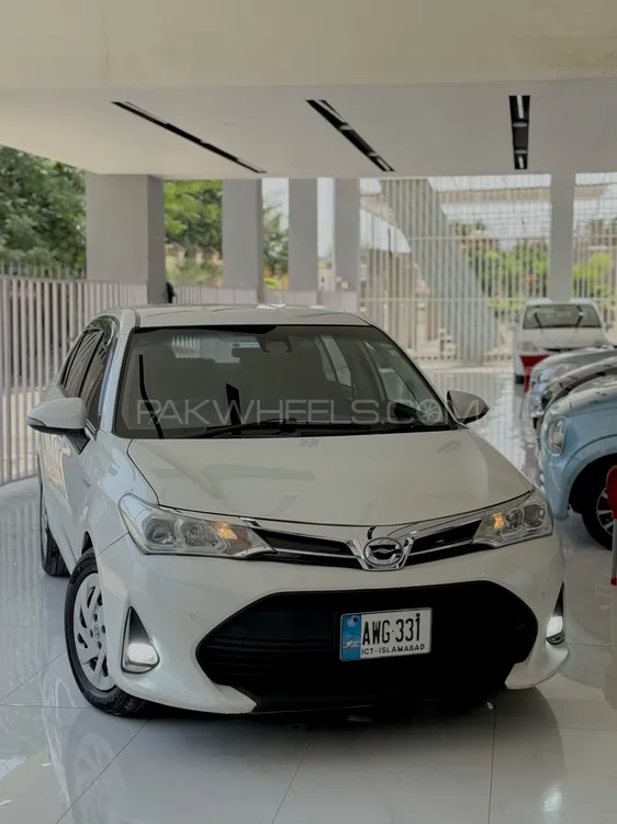 Toyota Corolla Axio 2018 for Sale in Peshawar Image-1