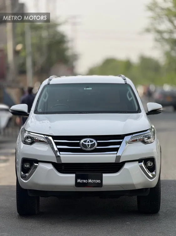 Toyota Fortuner 2018 for Sale in Lahore Image-1