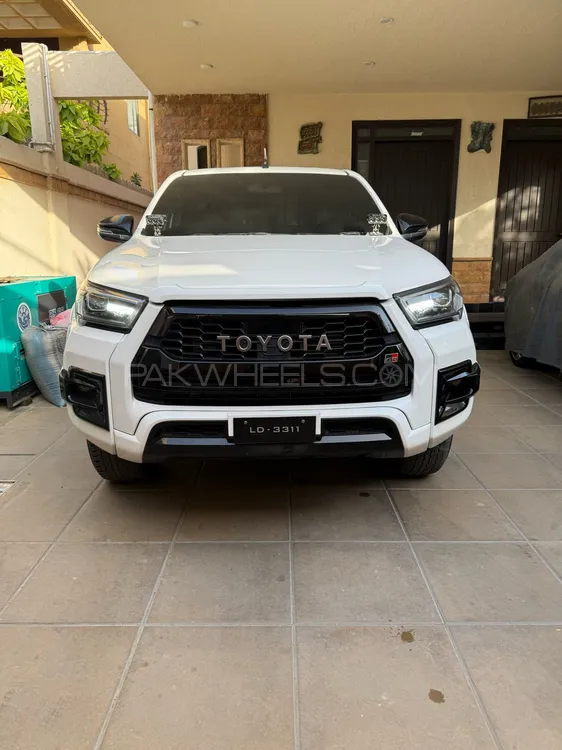 Toyota Hilux 2023 for Sale in Karachi Image-1