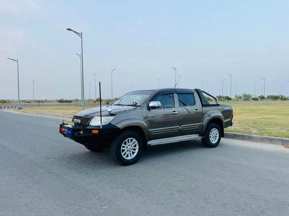 Toyota Hilux 2015 for Sale in Bahawalpur Image-1