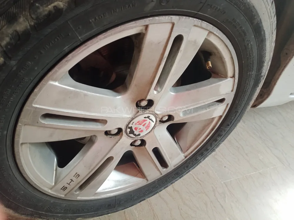 Toyota Vitz 2011 for Sale in Narowal Image-1