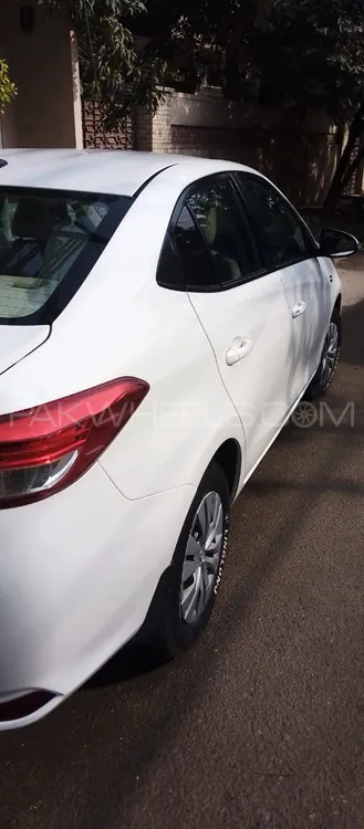 Toyota Yaris Sedan 2020 for Sale in Karachi Image-1