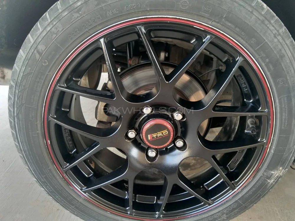 17 inches rim set with free tires Image-1