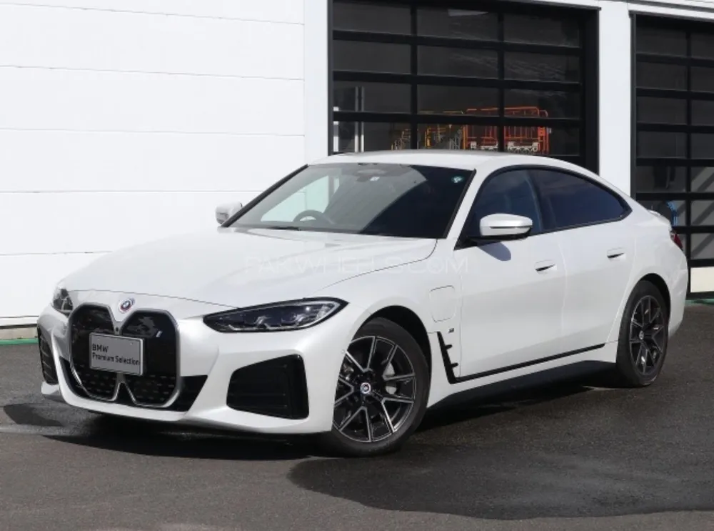 BMW i4 2022 for Sale in Lahore BMW i4 2022 for Sale in Lahore Image-4