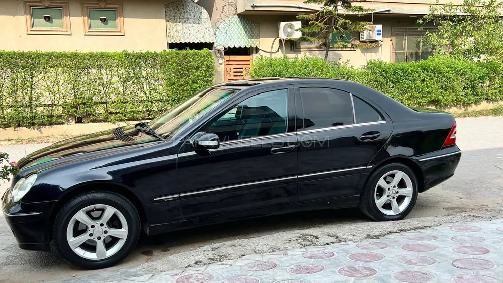 Mercedes Benz C Class 2005 for Sale in Islamabad Image-1