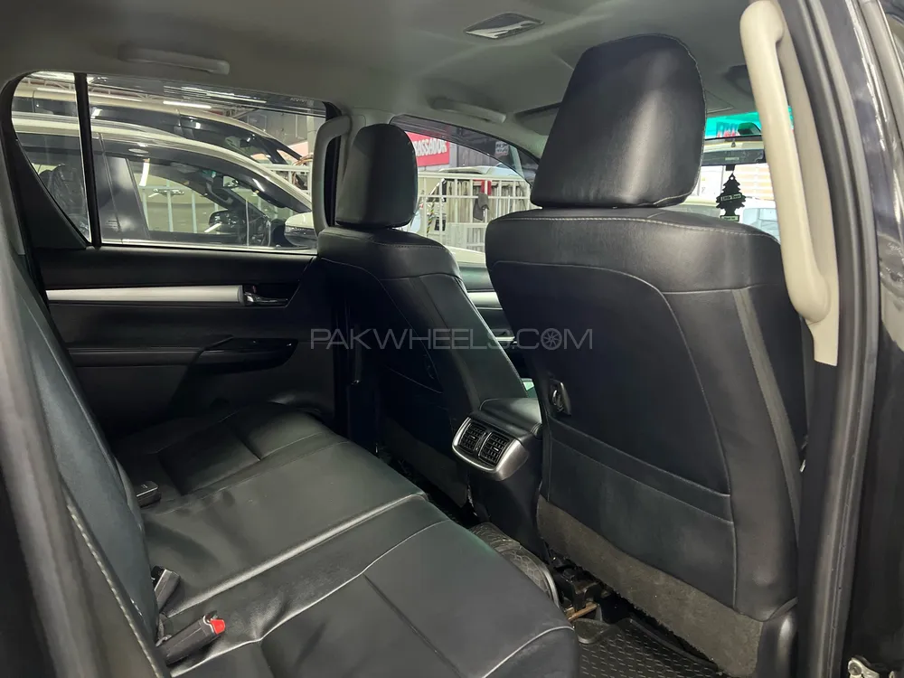 Toyota Hilux 2021 for Sale in Peshawar Toyota Hilux 2021 for Sale in Peshawar Image-7