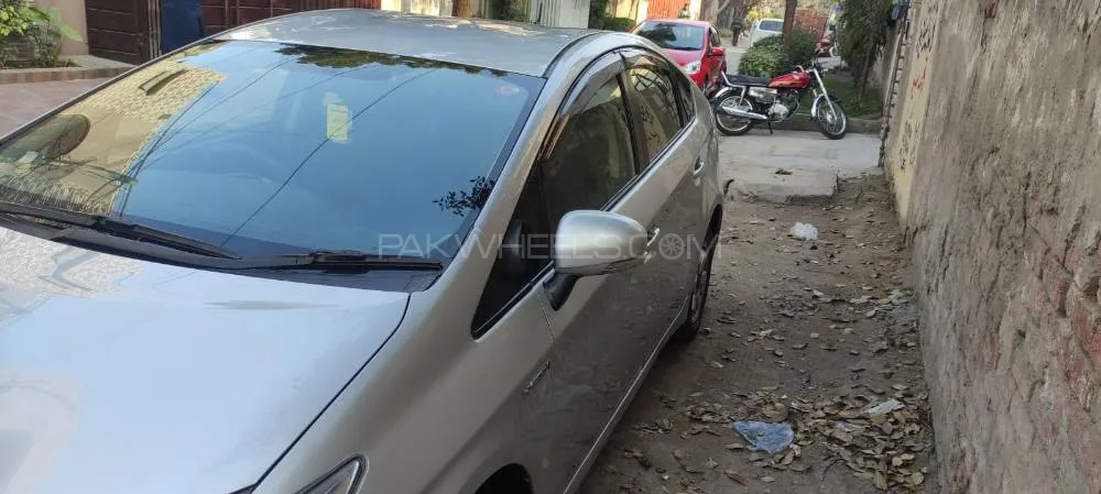 Toyota Prius 2012 for Sale in Lahore Image-1