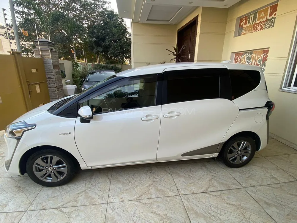 Toyota Sienta 2019 for Sale in Gujranwala Image-1