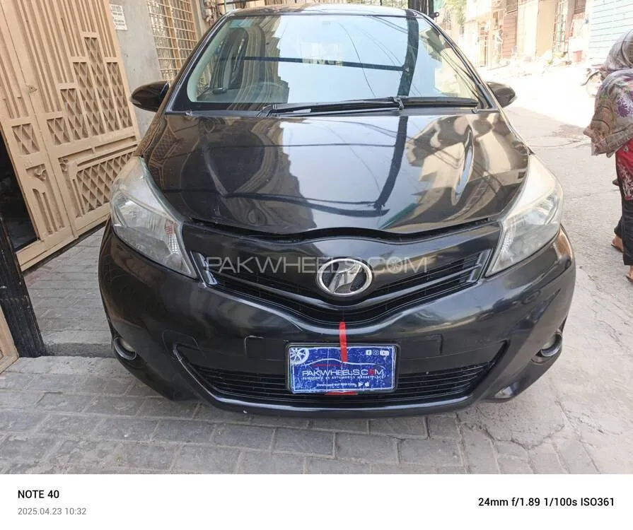 Toyota Vitz 2012 for Sale in Lahore Image-1