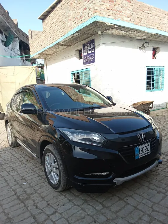 Honda Vezel 2017 for Sale in Rawalpindi Image-1