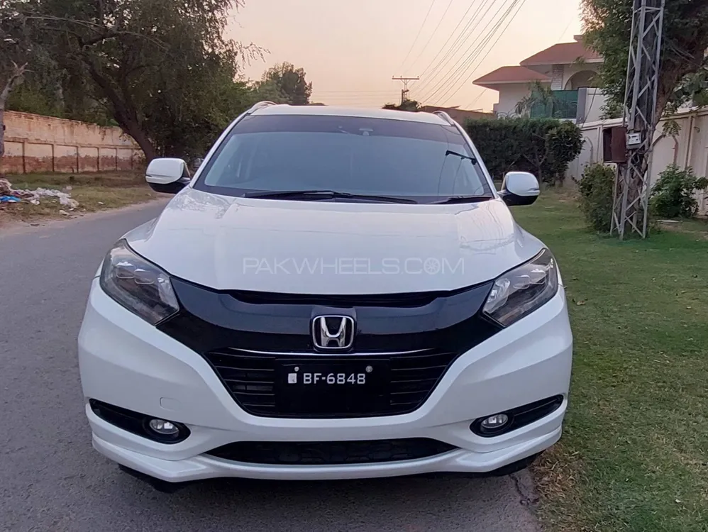 Honda Vezel 2015 for Sale in Bahawalpur Image-1