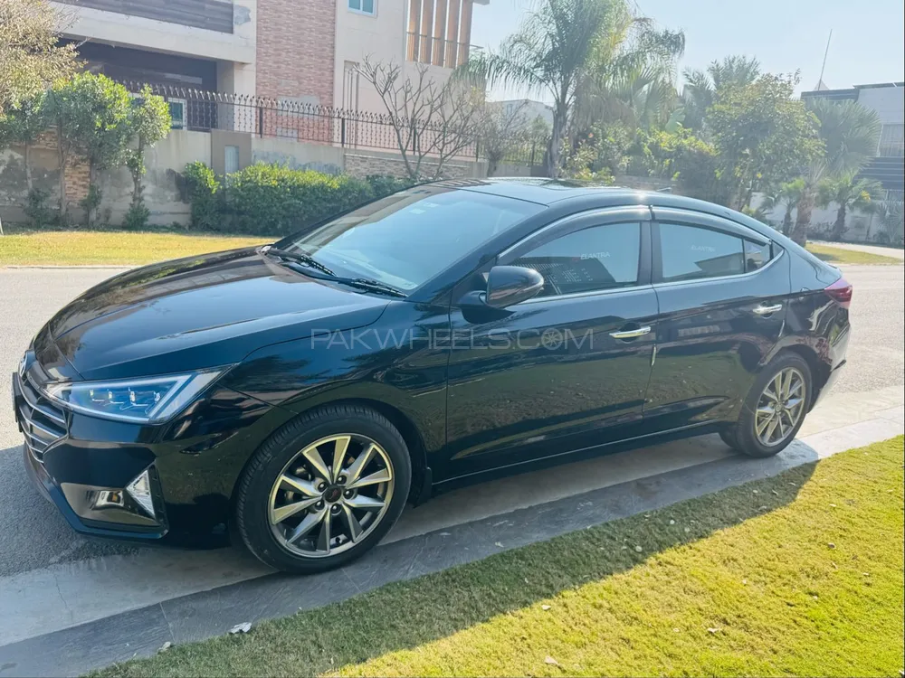Hyundai Elantra 2021 for Sale in Lahore Image-1