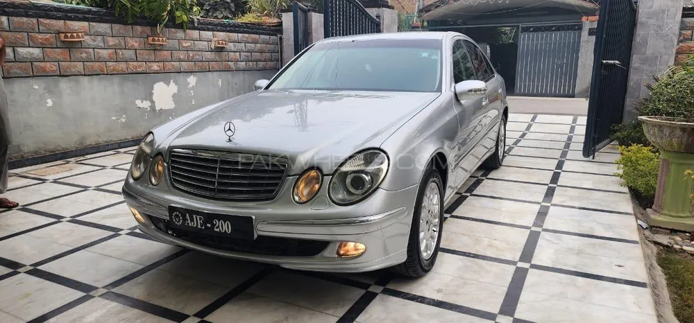 Mercedes Benz E Class 2005 for Sale in Peshawar Image-1