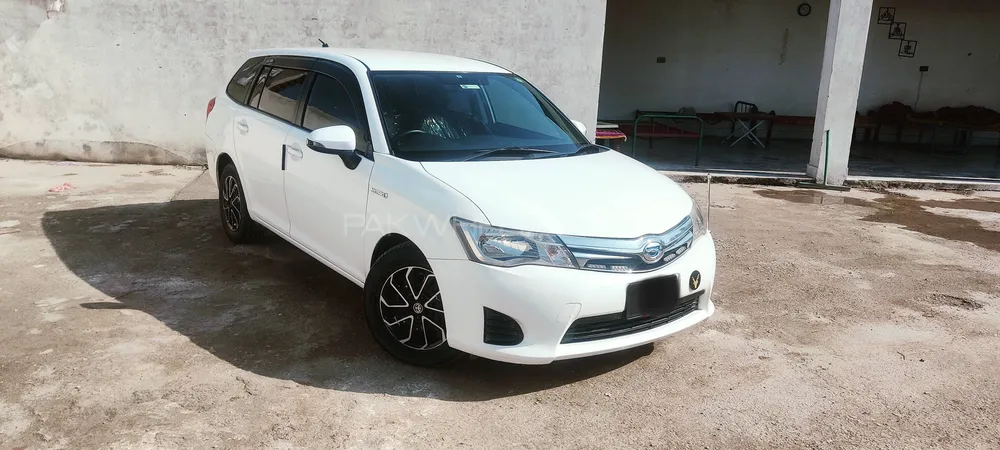 Toyota Corolla Fielder 2014 for Sale in Peshawar Image-1