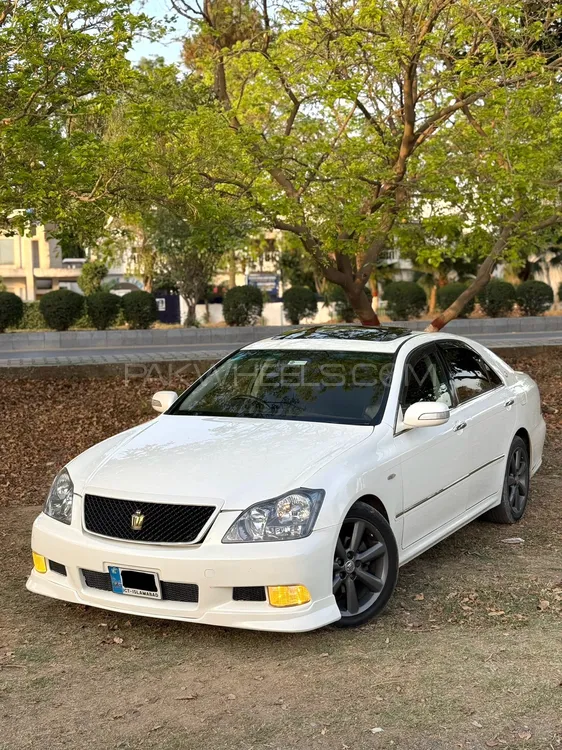 Toyota Crown 2005 for Sale in Islamabad Image-1