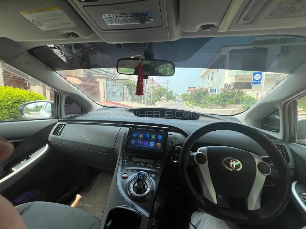 Toyota Prius 2011 for Sale in Islamabad Image-1