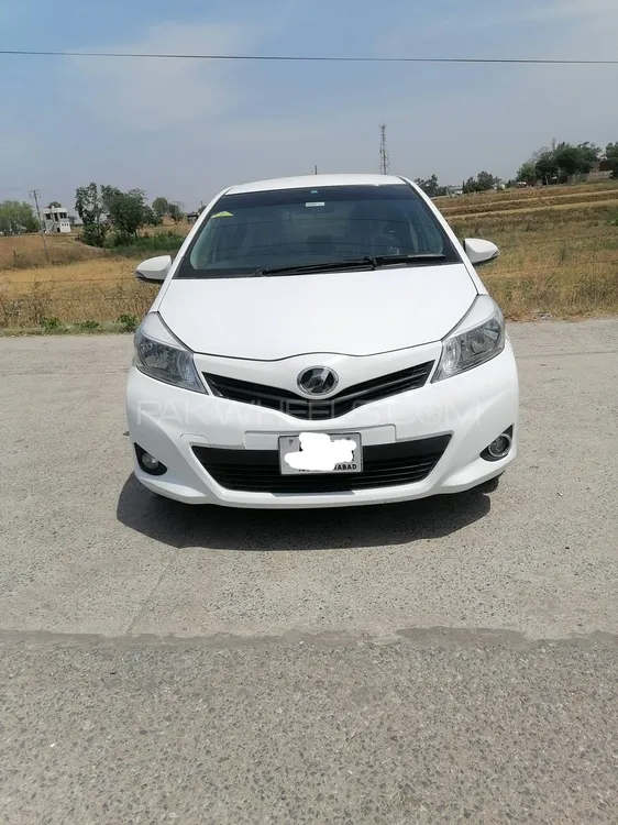 Toyota Vitz 2012 for Sale in Attock Image-1