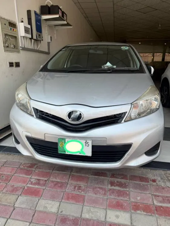 Toyota Vitz 2012 for Sale in Multan Image-1