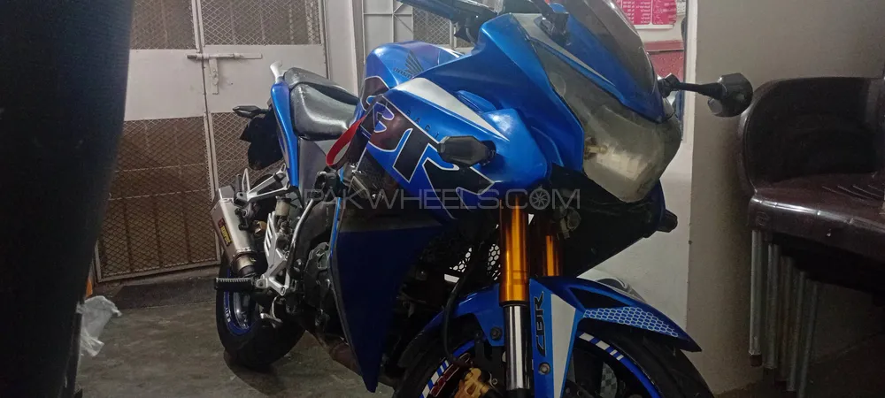 Honda CBR 150R 2018 for Sale Image-1