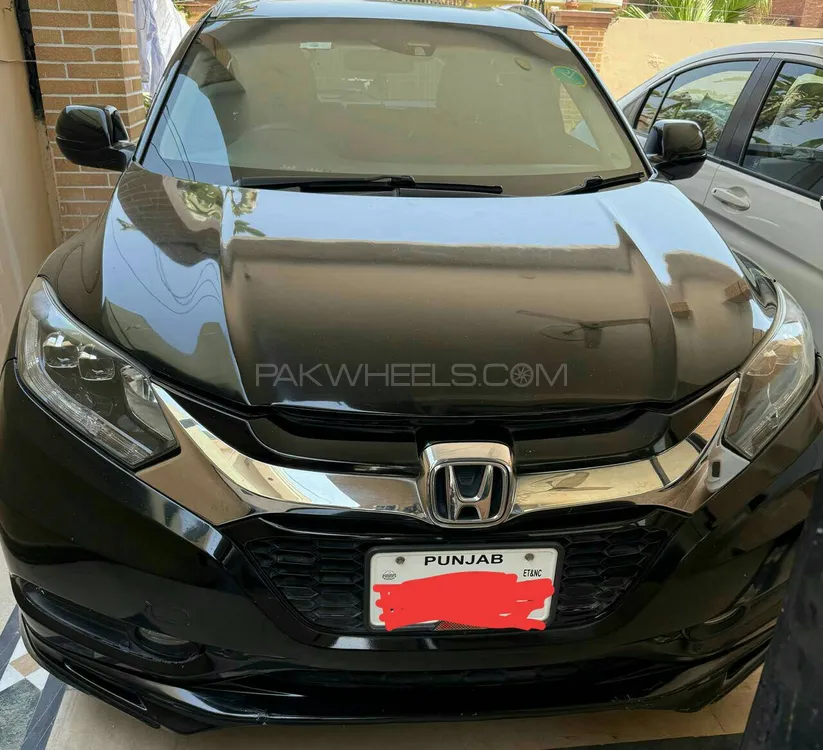 Honda Vezel 2015 for Sale in Gujranwala Image-1