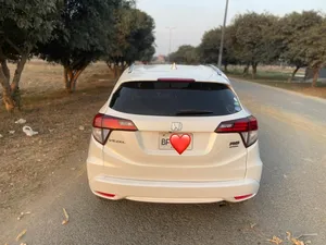 Honda Vezel Hybrid Z 2016 for Sale