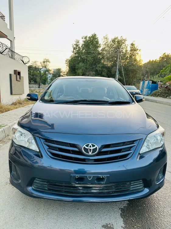 Toyota Corolla 2013 for Sale in Karachi Image-1