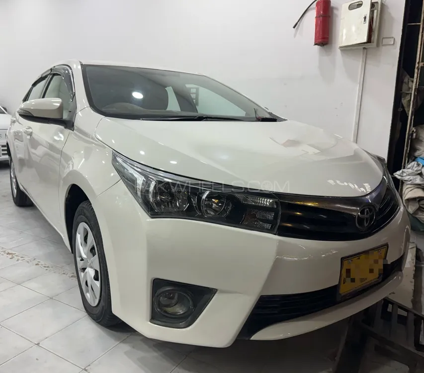 Toyota Corolla 2015 for Sale in Karachi Image-1