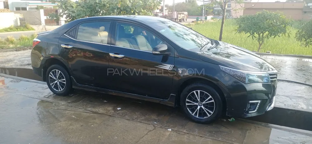 Toyota Corolla 2016 for Sale in Gujrat Image-1