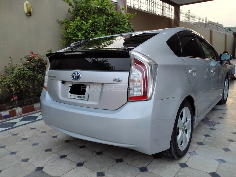 Toyota Prius 2012 for Sale in Islamabad Image-1