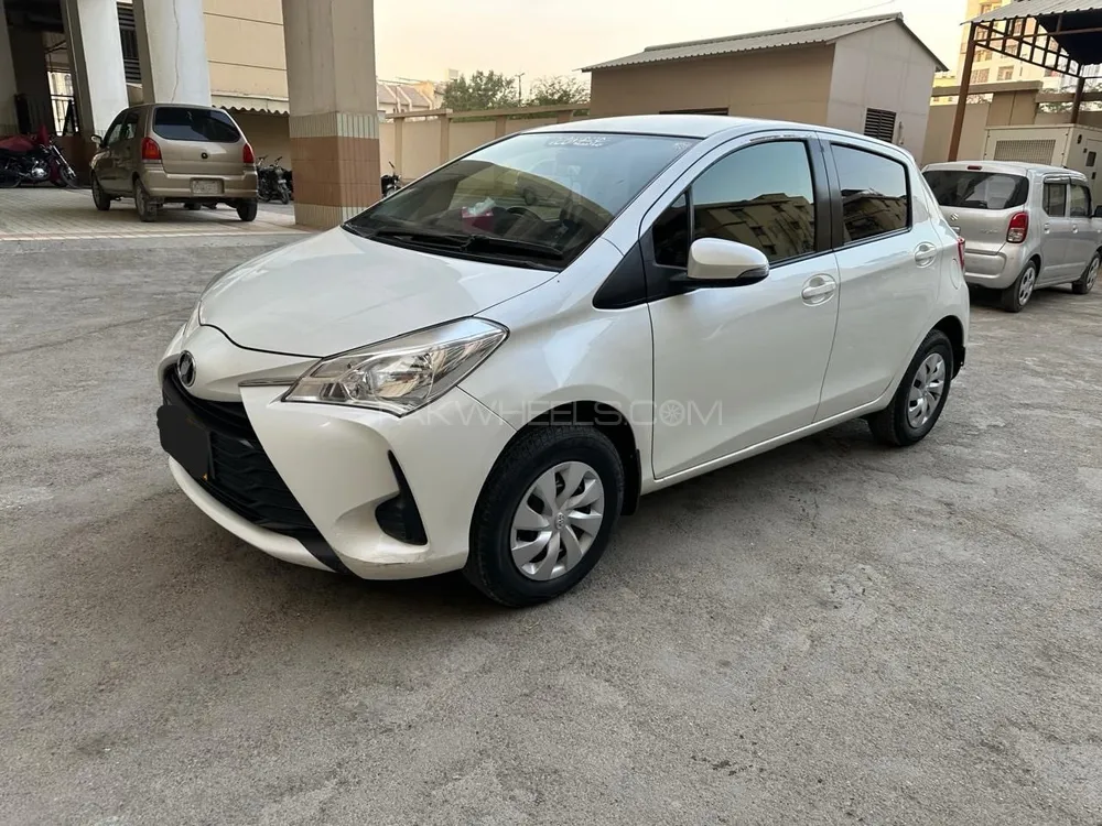 Toyota Vitz 2017 for Sale in Karachi Image-1