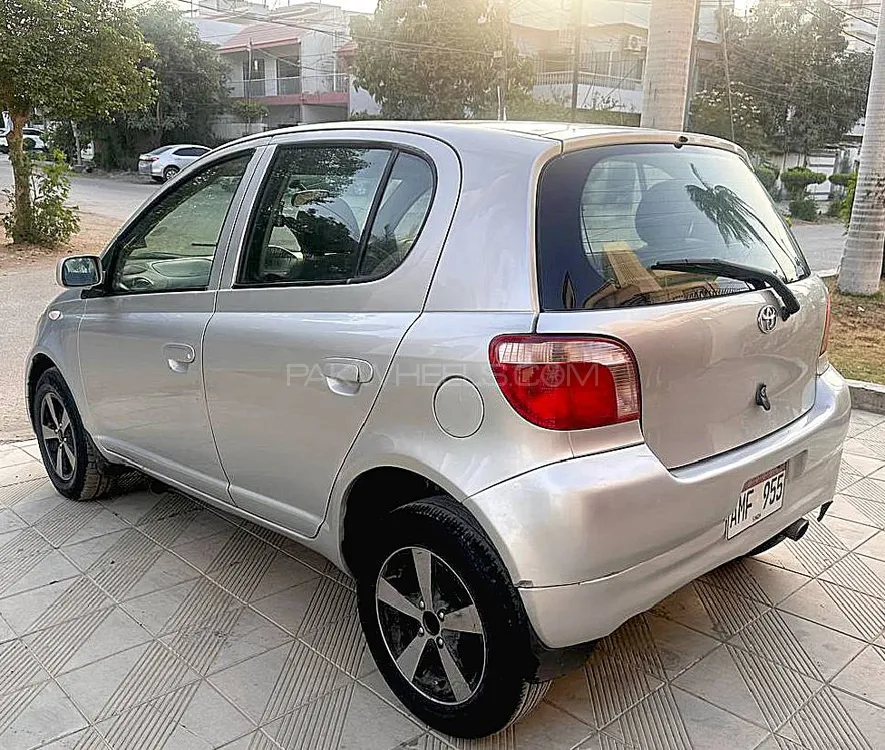 Toyota Vitz 2000 for Sale in Karachi Image-1
