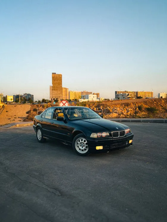 BMW 3 Series 1993 for Sale in Karachi Image-1