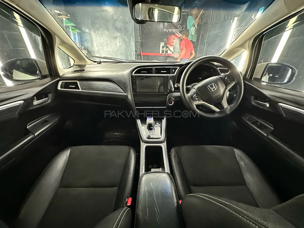 Honda Fit 2015 for Sale in Karachi Honda Fit 2015 for Sale in Karachi Image-7