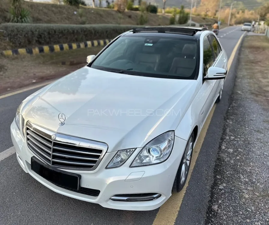 Mercedes Benz E Class 2011 for Sale in Islamabad Image-1