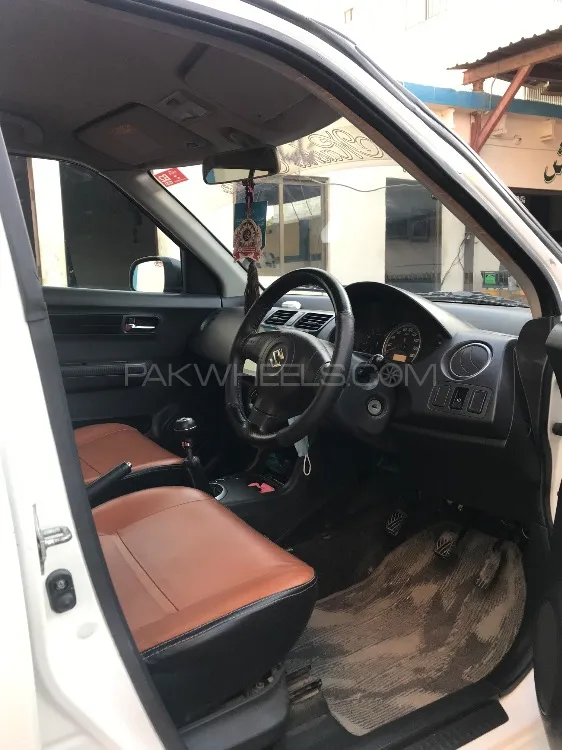 Suzuki Swift 2010 for Sale in Karachi Image-1