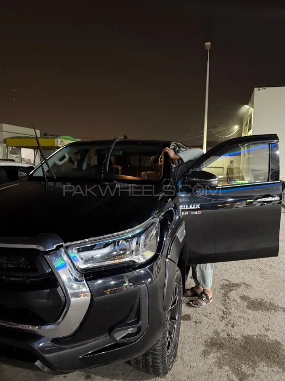 Toyota Hilux 2021 for Sale in Islamabad Image-1