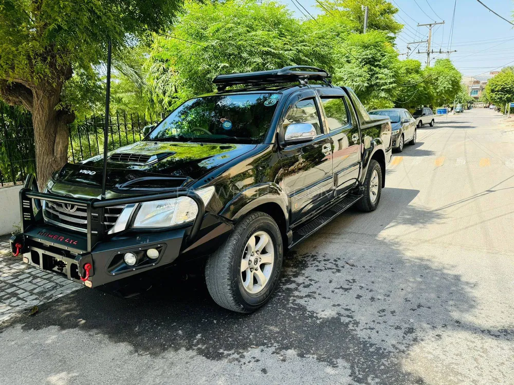 Toyota Hilux 2012 for Sale in Faisalabad Image-1