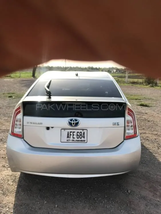 Toyota Prius Alpha 2014 for Sale in Charsadda Image-1