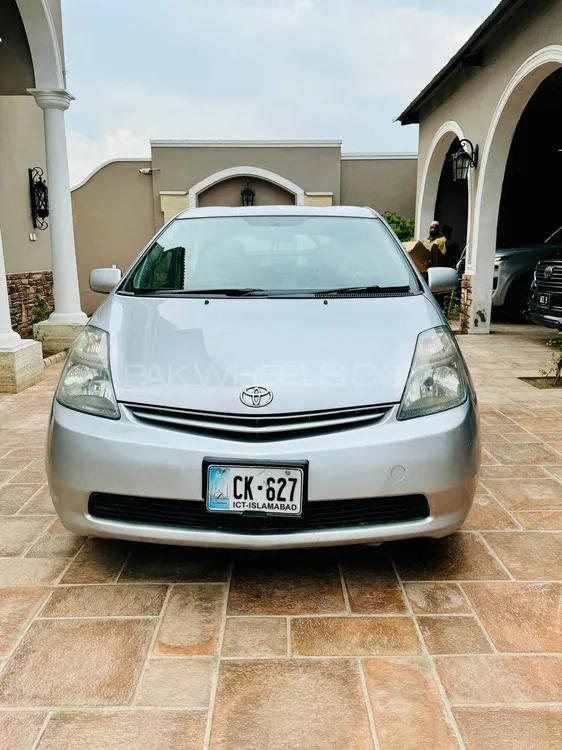 Toyota Prius 2011 for Sale in Islamabad Image-1