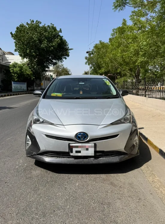 Toyota Prius 2016 for Sale in Karachi Image-1