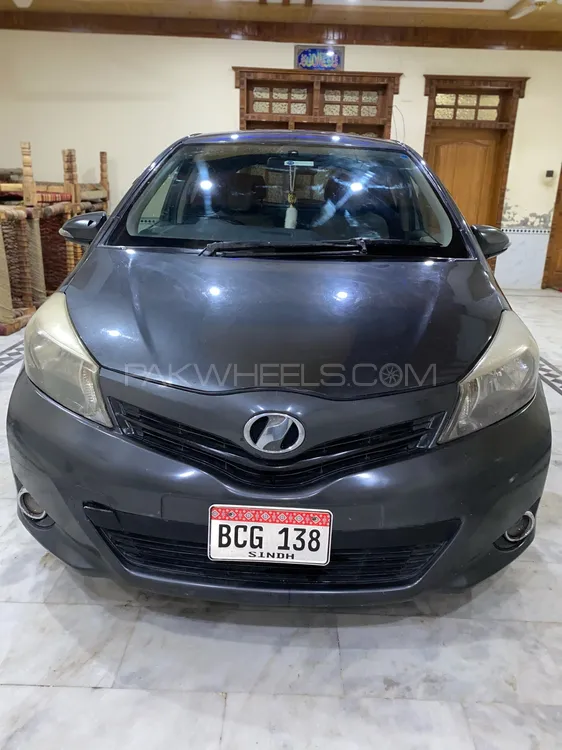 Toyota Vitz 2011 for Sale in Peshawar Image-1