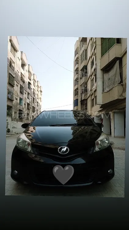 Toyota Vitz 2013 for Sale in Karachi Image-1