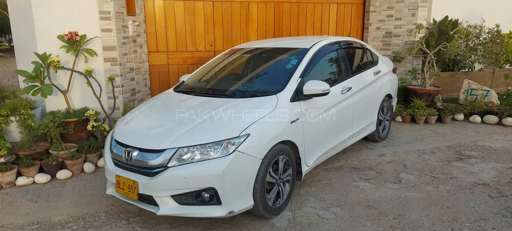 Honda Grace Hybrid 2014 for Sale in Hyderabad Image-1